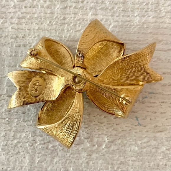 Vintage Joan Rivers Enamel and Gold Plated Brooch Pin - Picture 5 of 7